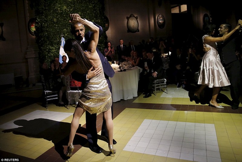 Tong thong Obama tro tai nhay Tango o Argentina